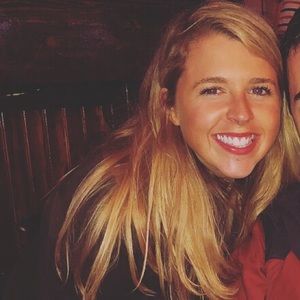 Meet your Posher, Caroline